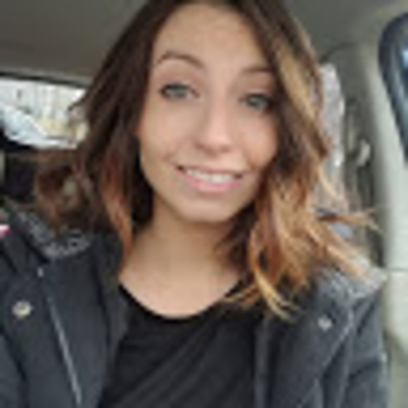 Meet your Posher, Alissa - Picture 1 of 1